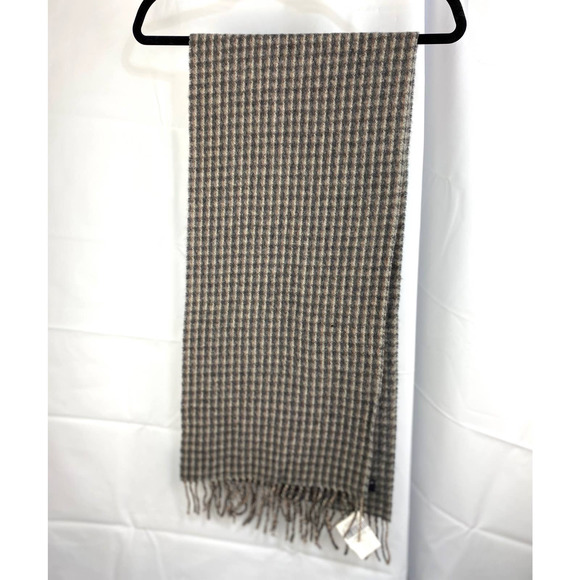 Roundtree & Yorke Other - Roundtree & Yorke Beige, Gray and White Checked Fringed Wool Scarf NEW